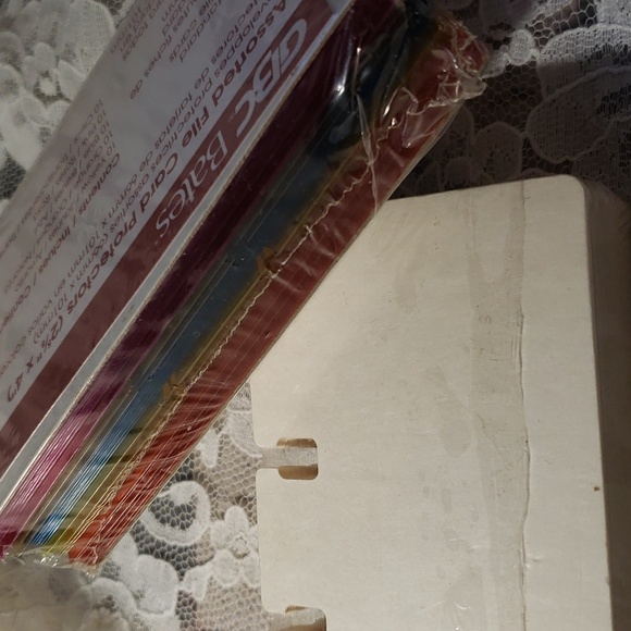 Roledex file cards & card protectors. Bates 100 file cards - Picture 5 of 5